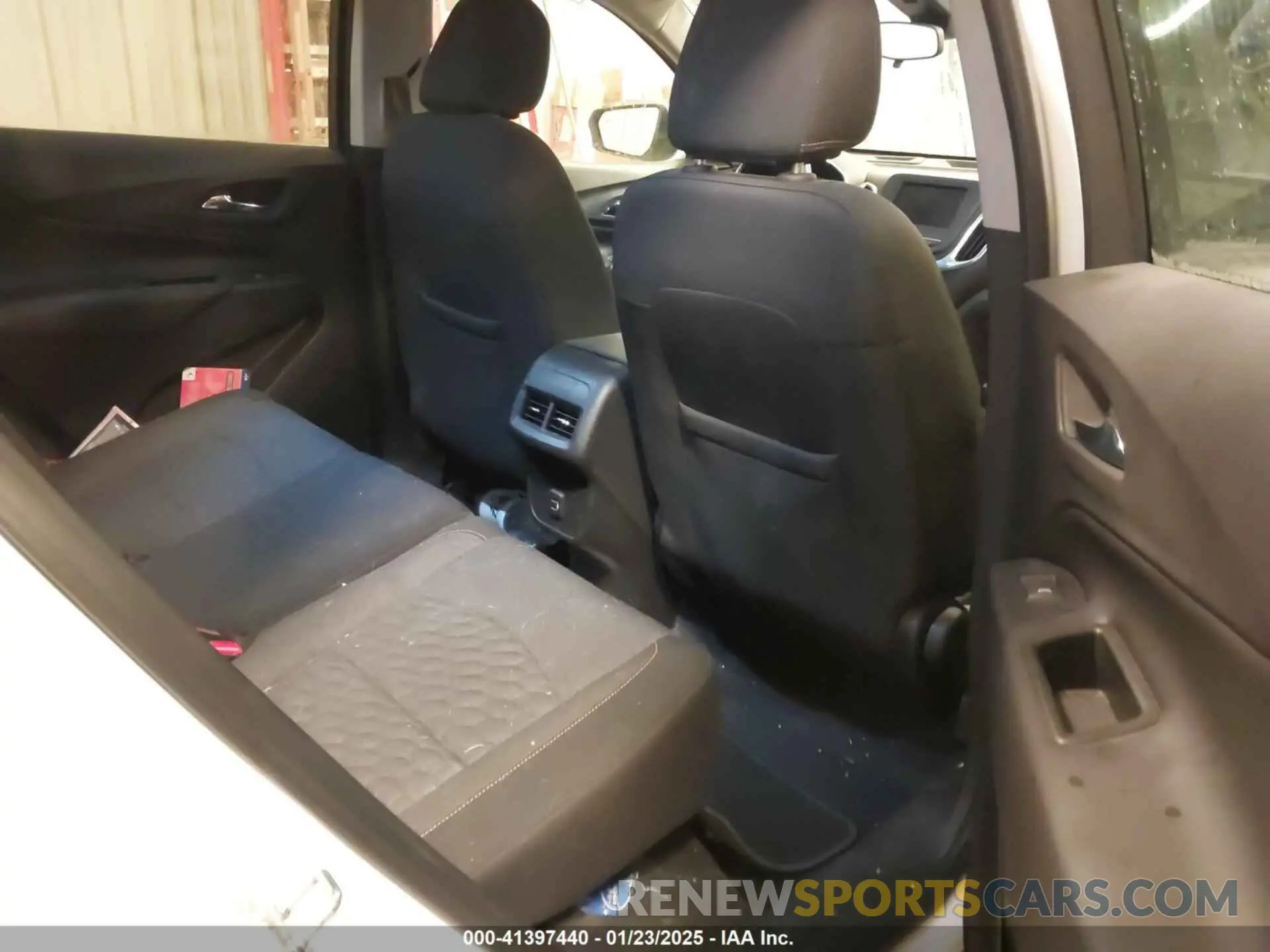 8 Photograph of a damaged car 3GNAXJEV6LS545635 CHEVROLET EQUINOX 2020