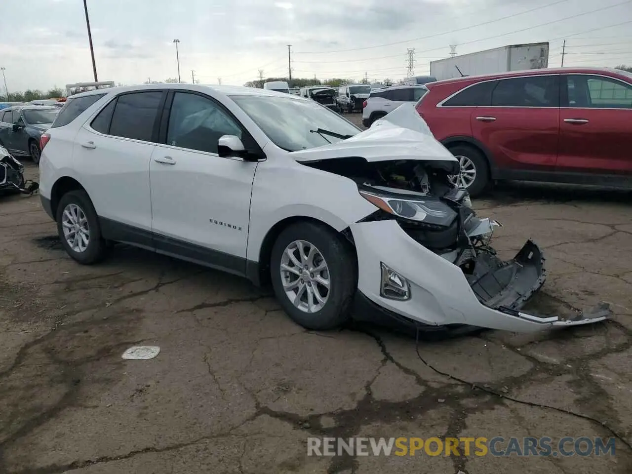 4 Photograph of a damaged car 3GNAXJEV6LS641376 CHEVROLET EQUINOX 2020