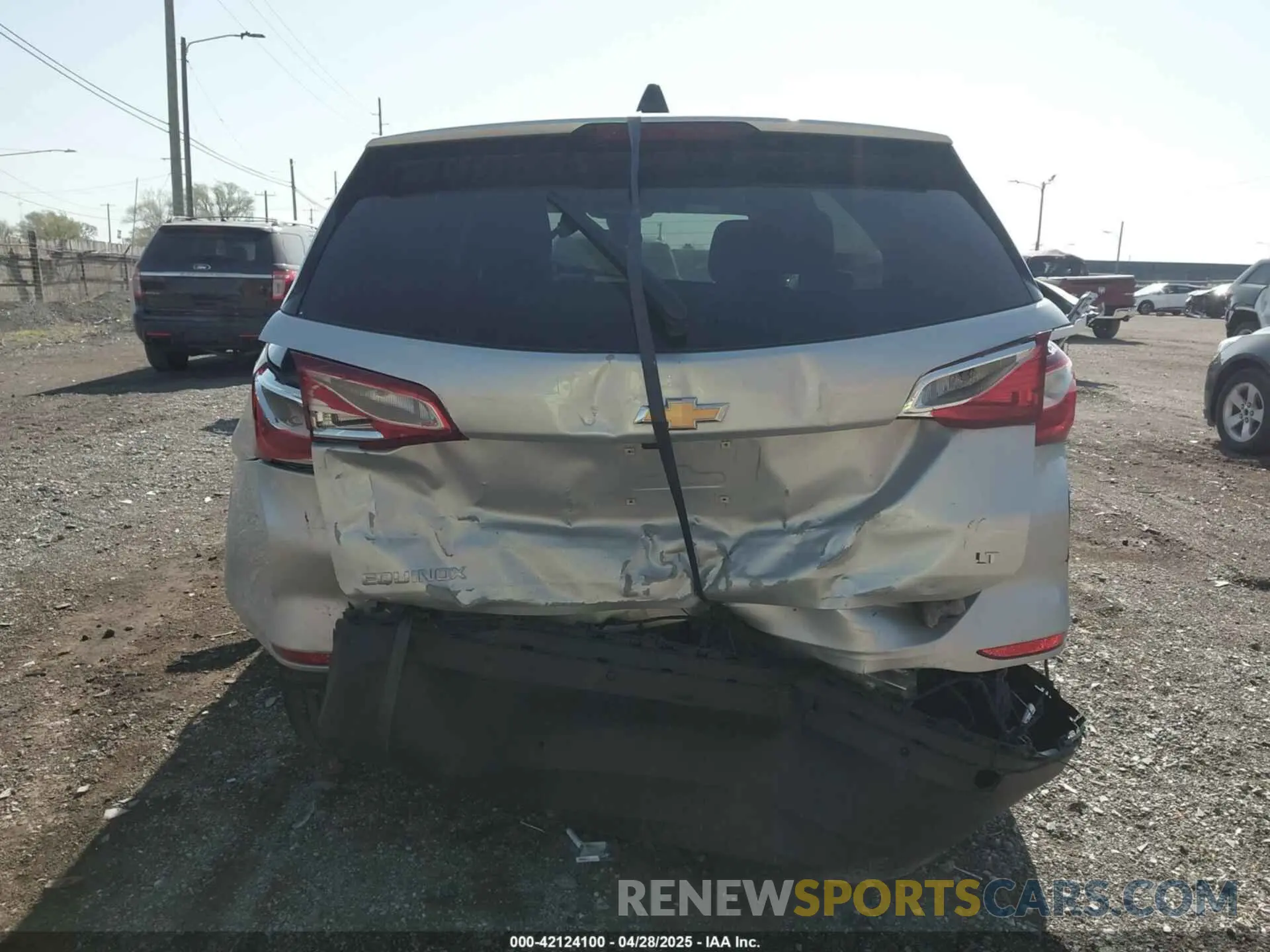 17 Photograph of a damaged car 3GNAXJEV8LL287144 CHEVROLET EQUINOX 2020