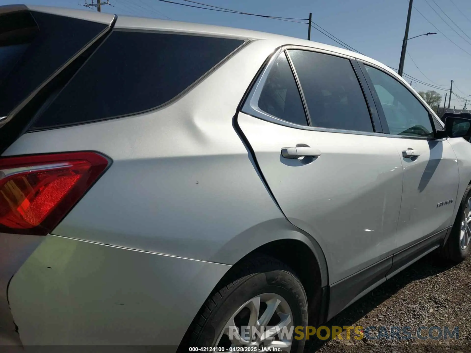 18 Photograph of a damaged car 3GNAXJEV8LL287144 CHEVROLET EQUINOX 2020