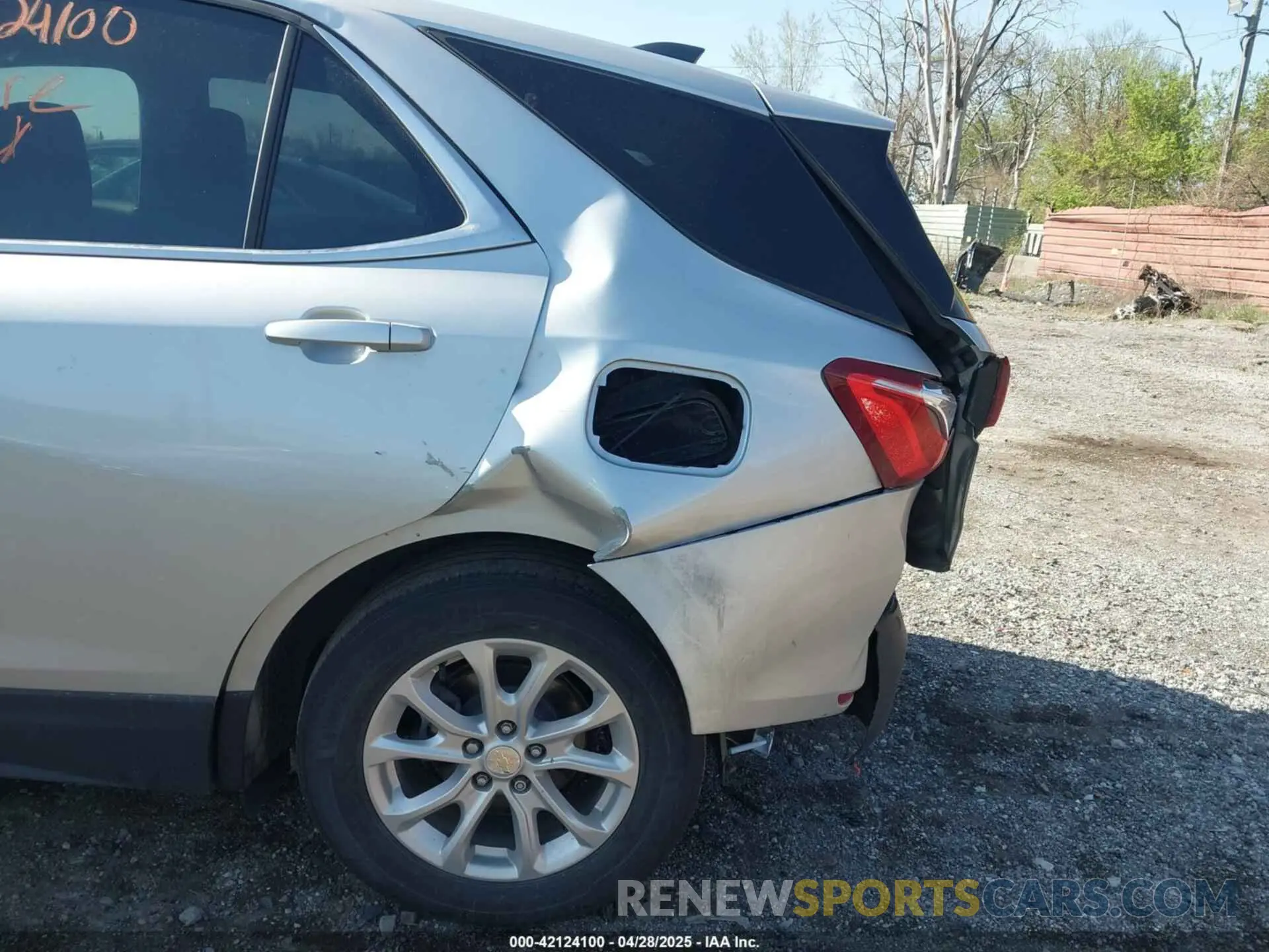 6 Photograph of a damaged car 3GNAXJEV8LL287144 CHEVROLET EQUINOX 2020