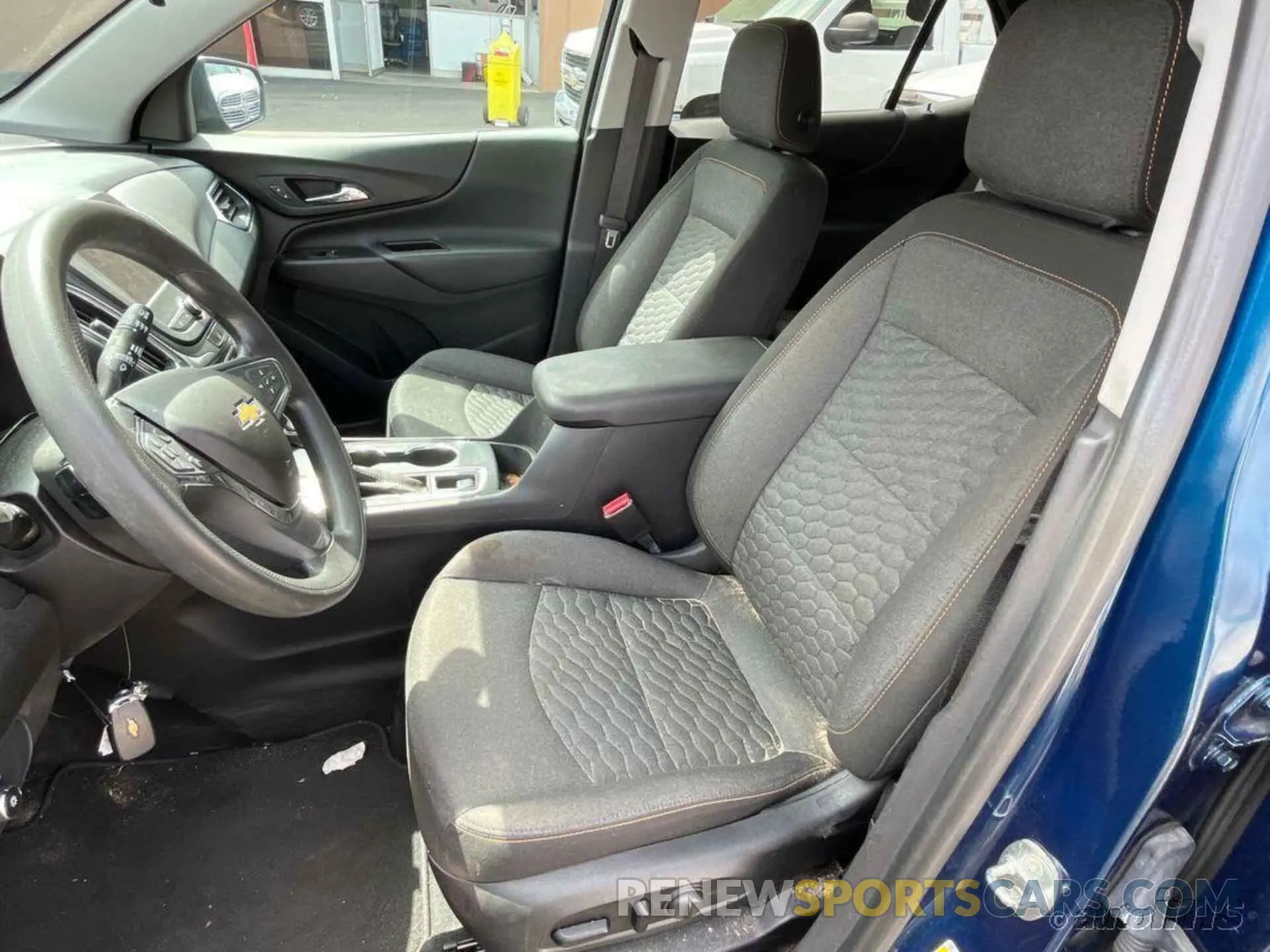 7 Photograph of a damaged car 3GNAXJEV8LL331417 CHEVROLET EQUINOX 2020