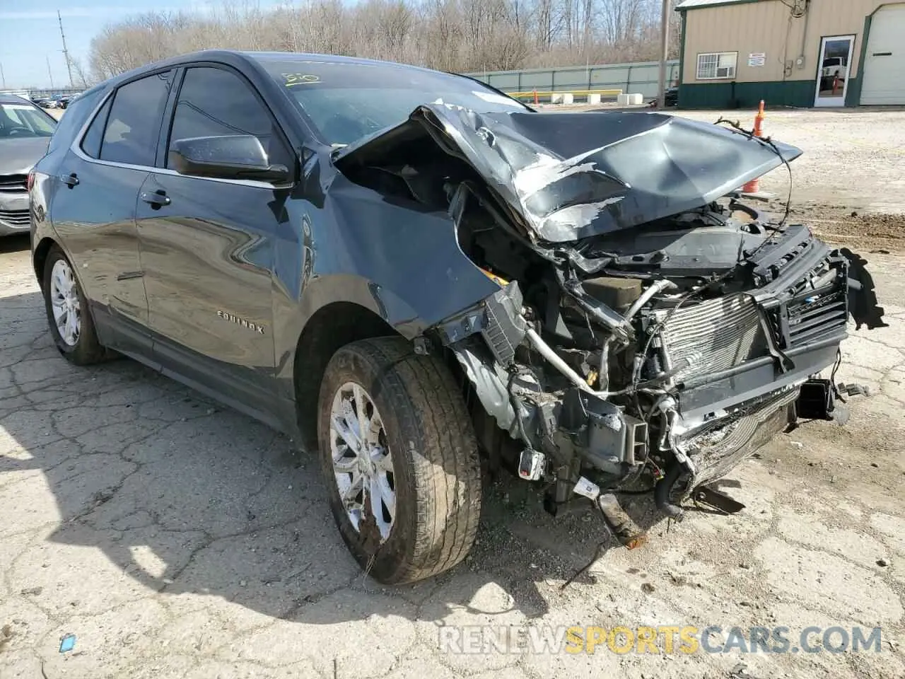 4 Photograph of a damaged car 3GNAXJEV8LS526441 CHEVROLET EQUINOX 2020