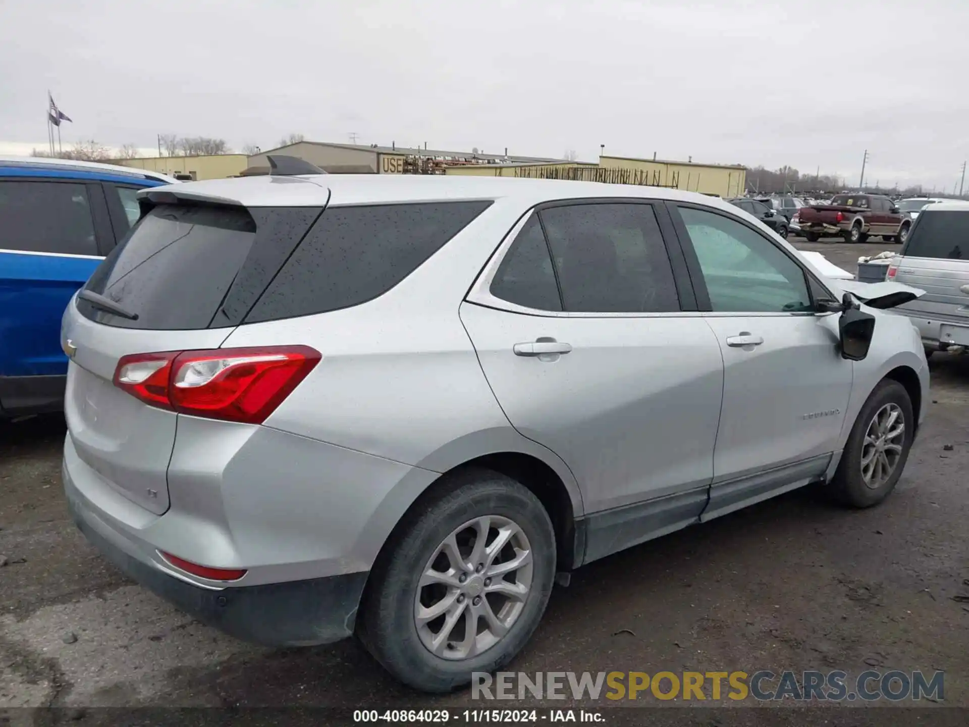 4 Photograph of a damaged car 3GNAXJEV8LS529310 CHEVROLET EQUINOX 2020