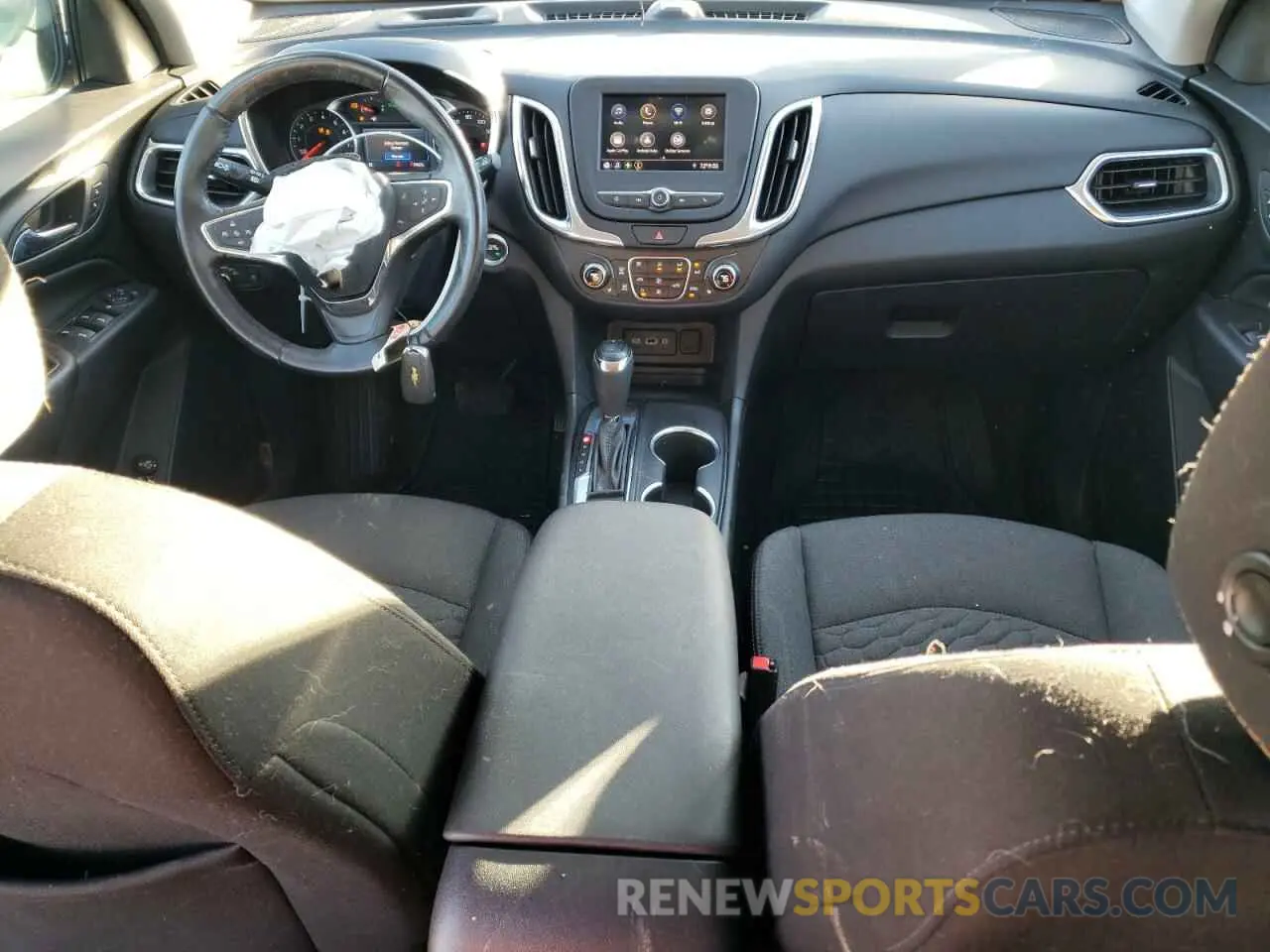 8 Photograph of a damaged car 3GNAXJEV8LS670605 CHEVROLET EQUINOX 2020