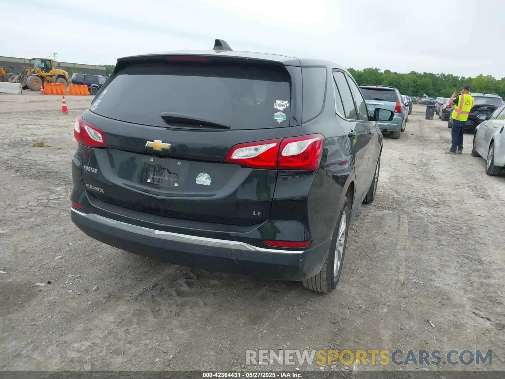 4 Photograph of a damaged car 3GNAXJEV9LL307787 CHEVROLET EQUINOX 2020