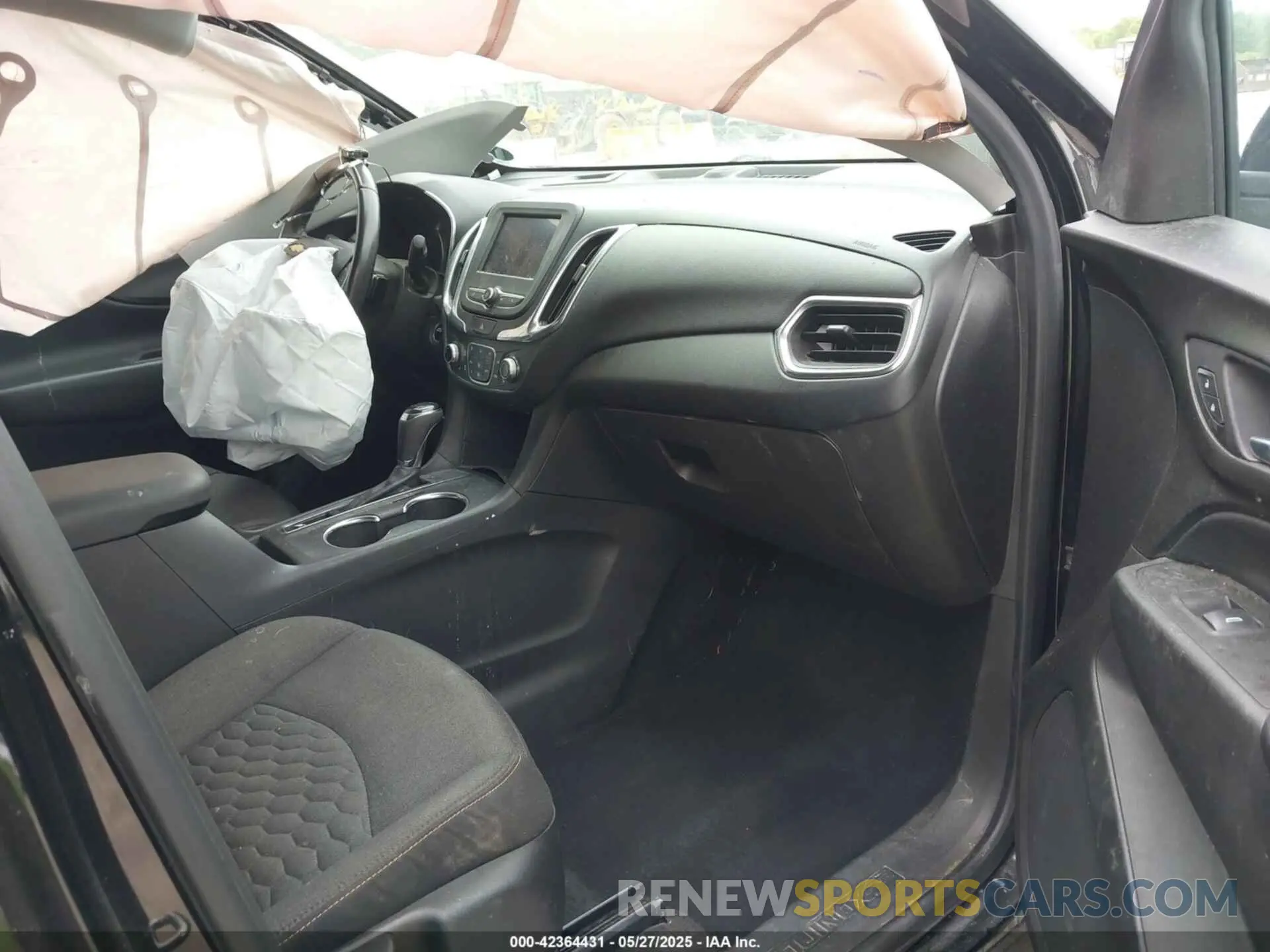 5 Photograph of a damaged car 3GNAXJEV9LL307787 CHEVROLET EQUINOX 2020