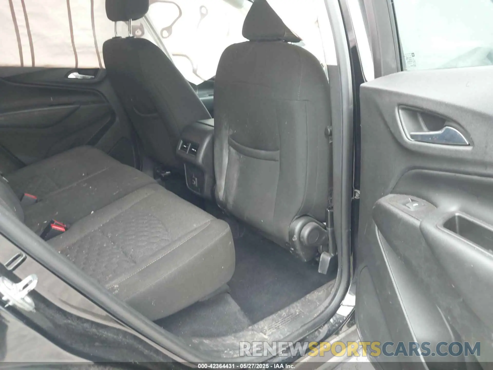 8 Photograph of a damaged car 3GNAXJEV9LL307787 CHEVROLET EQUINOX 2020