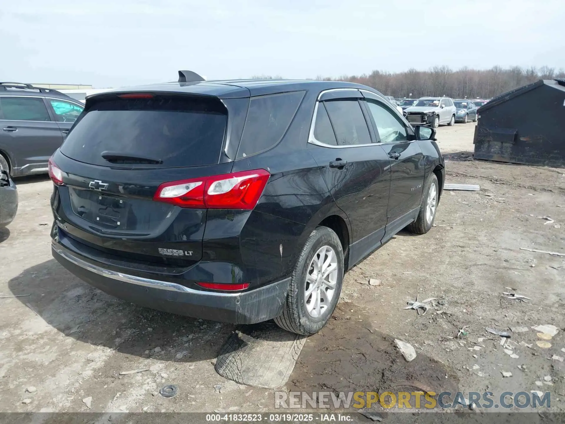 4 Photograph of a damaged car 3GNAXJEVXLL153607 CHEVROLET EQUINOX 2020