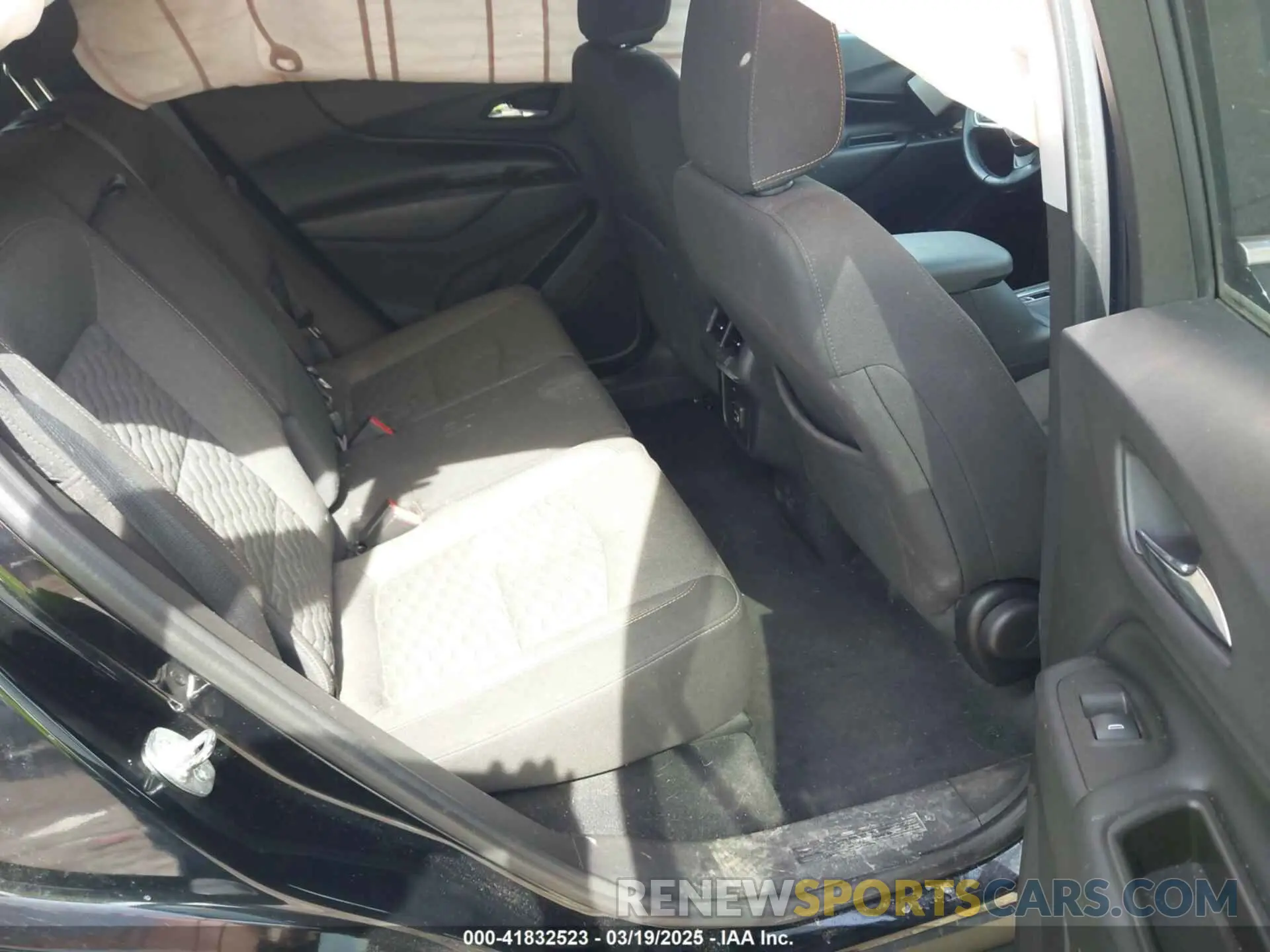 8 Photograph of a damaged car 3GNAXJEVXLL153607 CHEVROLET EQUINOX 2020