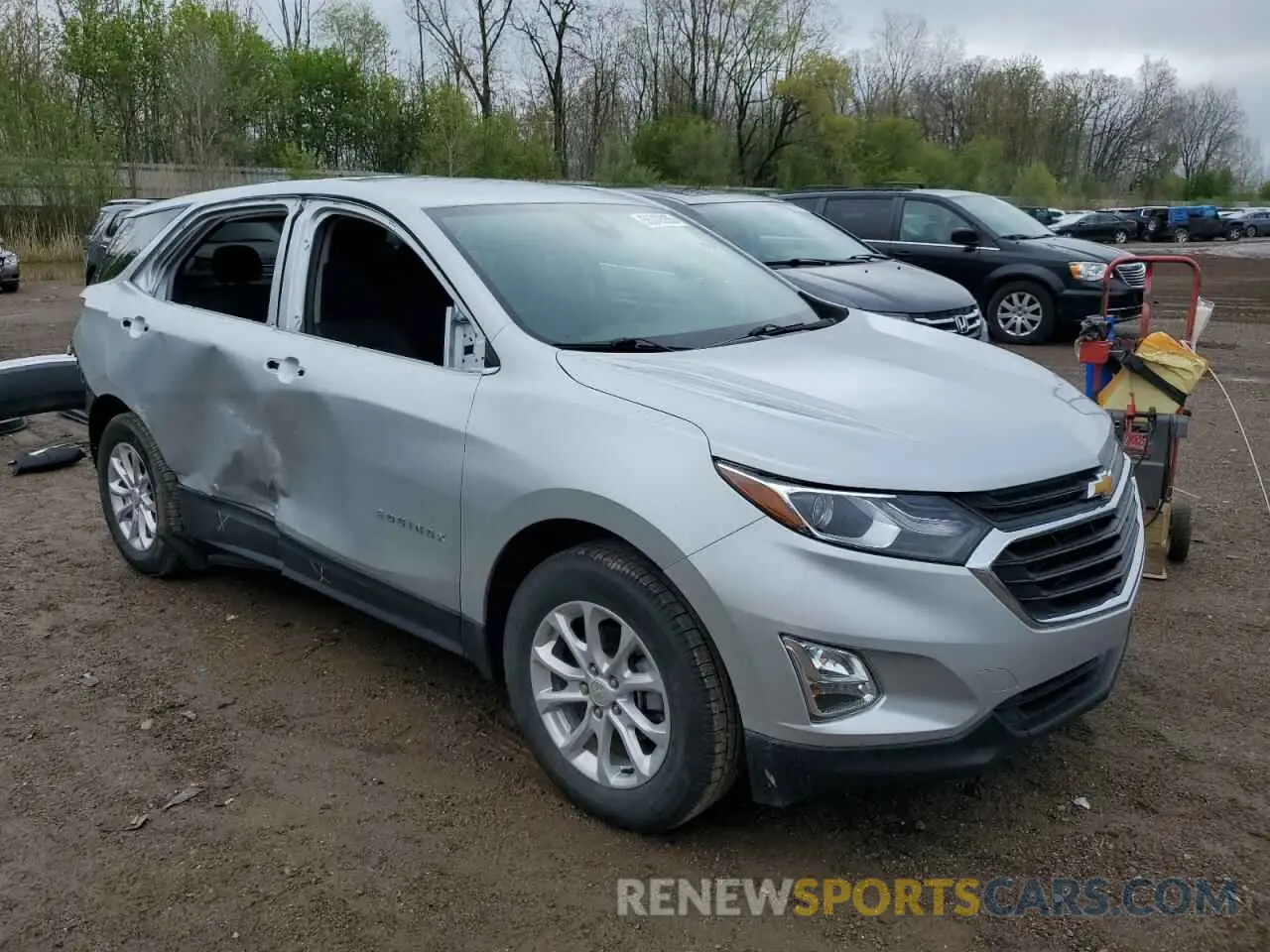 4 Photograph of a damaged car 3GNAXJEVXLL283984 CHEVROLET EQUINOX 2020