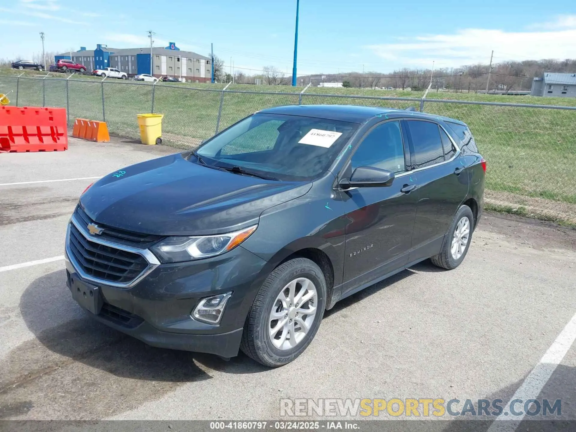 2 Photograph of a damaged car 3GNAXJEVXLS521368 CHEVROLET EQUINOX 2020