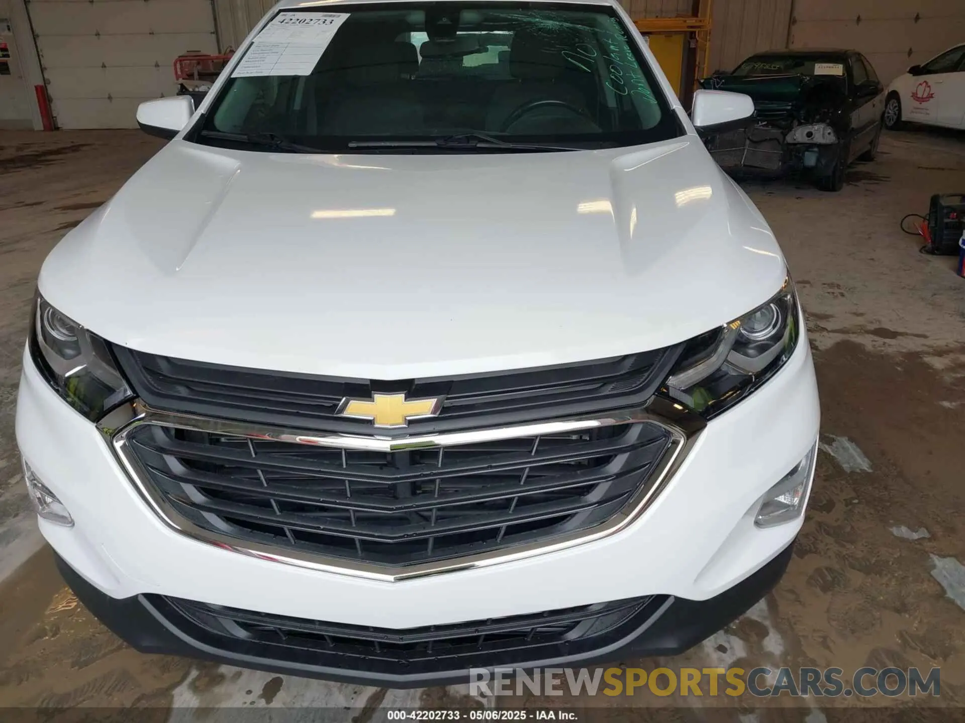 18 Photograph of a damaged car 3GNAXJEVXLS568688 CHEVROLET EQUINOX 2020