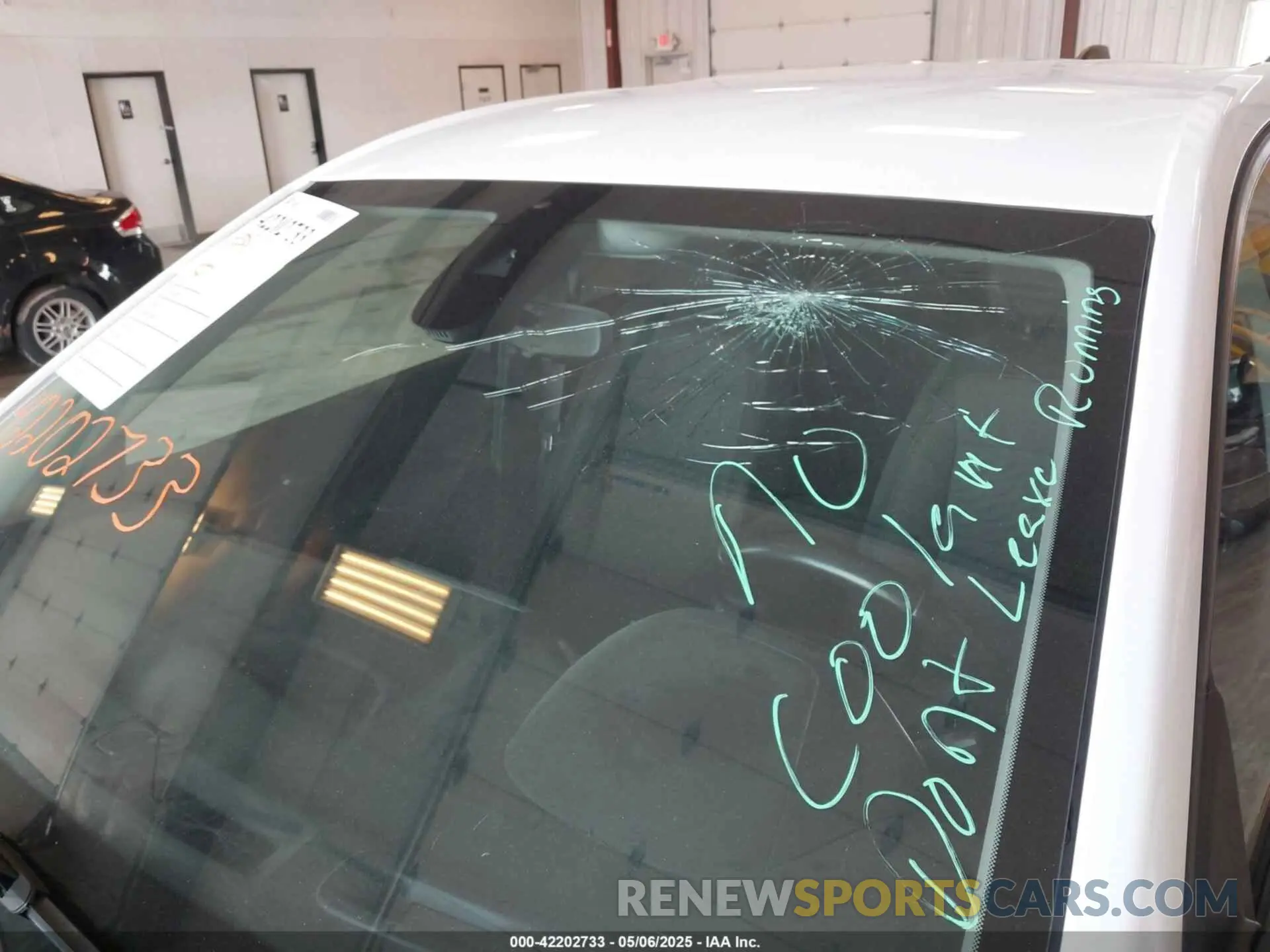 19 Photograph of a damaged car 3GNAXJEVXLS568688 CHEVROLET EQUINOX 2020