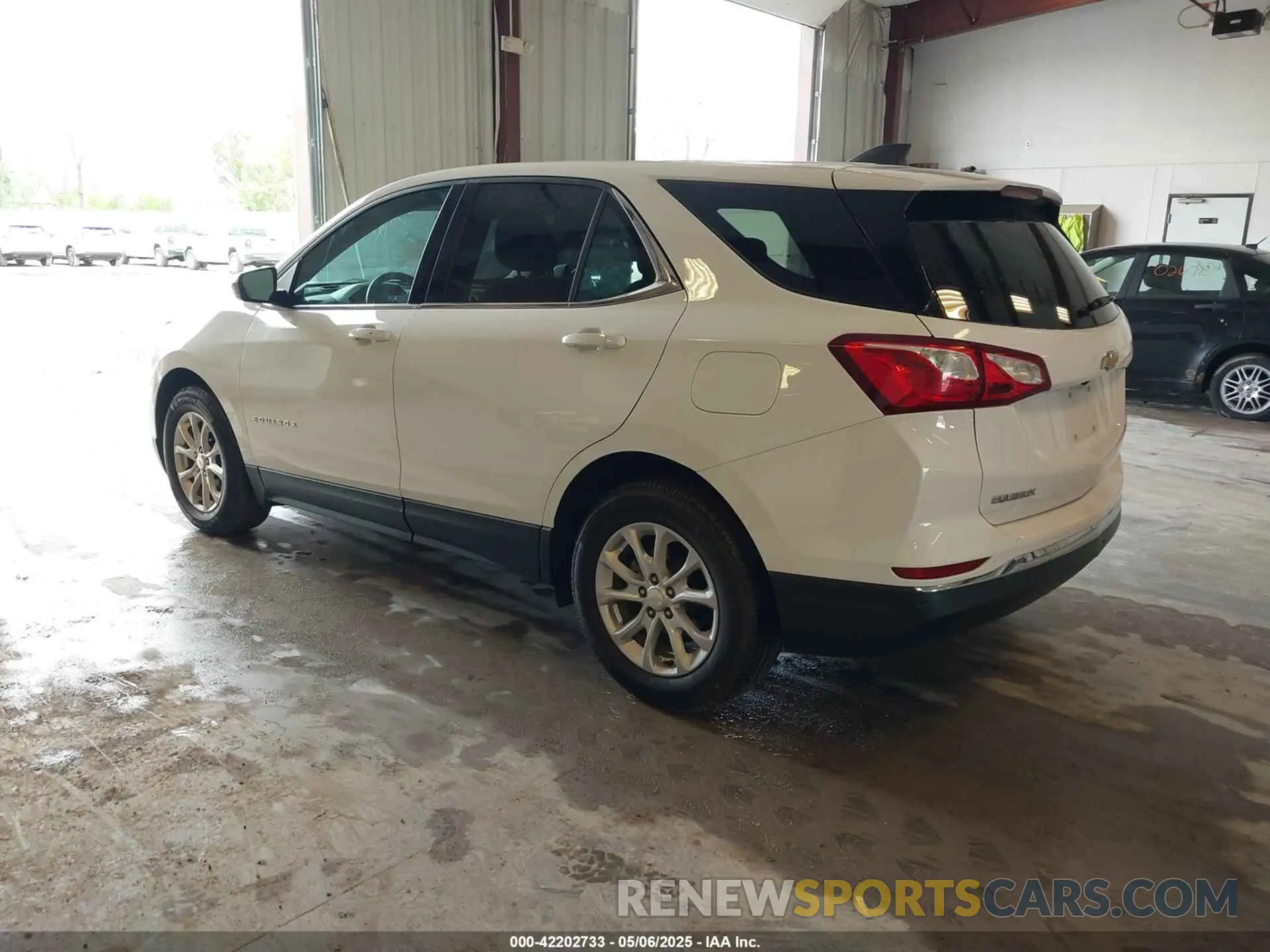 3 Photograph of a damaged car 3GNAXJEVXLS568688 CHEVROLET EQUINOX 2020