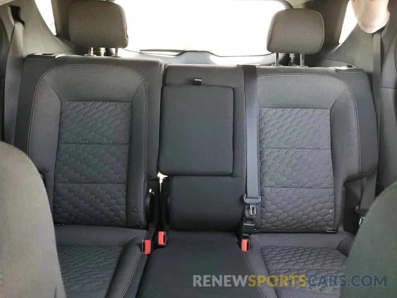 10 Photograph of a damaged car 3GNAXKEV0LL229504 CHEVROLET EQUINOX 2020