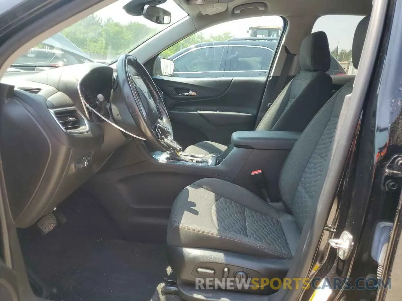 7 Photograph of a damaged car 3GNAXKEV0LL277410 CHEVROLET EQUINOX 2020