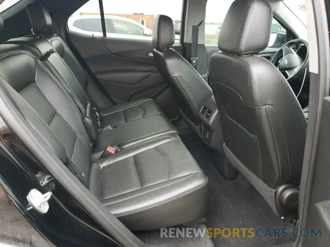 10 Photograph of a damaged car 3GNAXKEV0LL323012 CHEVROLET EQUINOX 2020