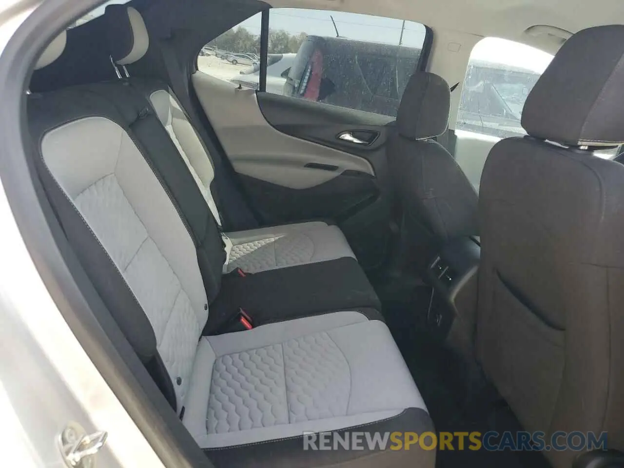11 Photograph of a damaged car 3GNAXKEV0LS502558 CHEVROLET EQUINOX 2020