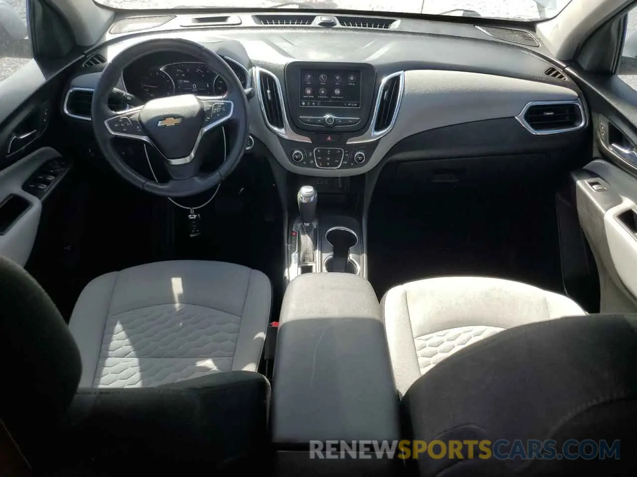 8 Photograph of a damaged car 3GNAXKEV0LS502558 CHEVROLET EQUINOX 2020
