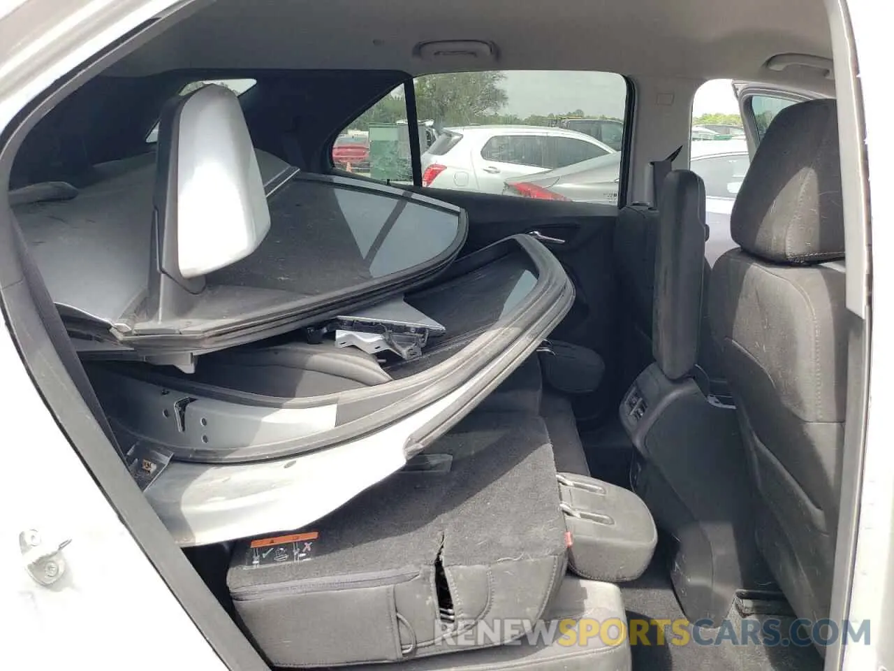 11 Photograph of a damaged car 3GNAXKEV0LS506822 CHEVROLET EQUINOX 2020