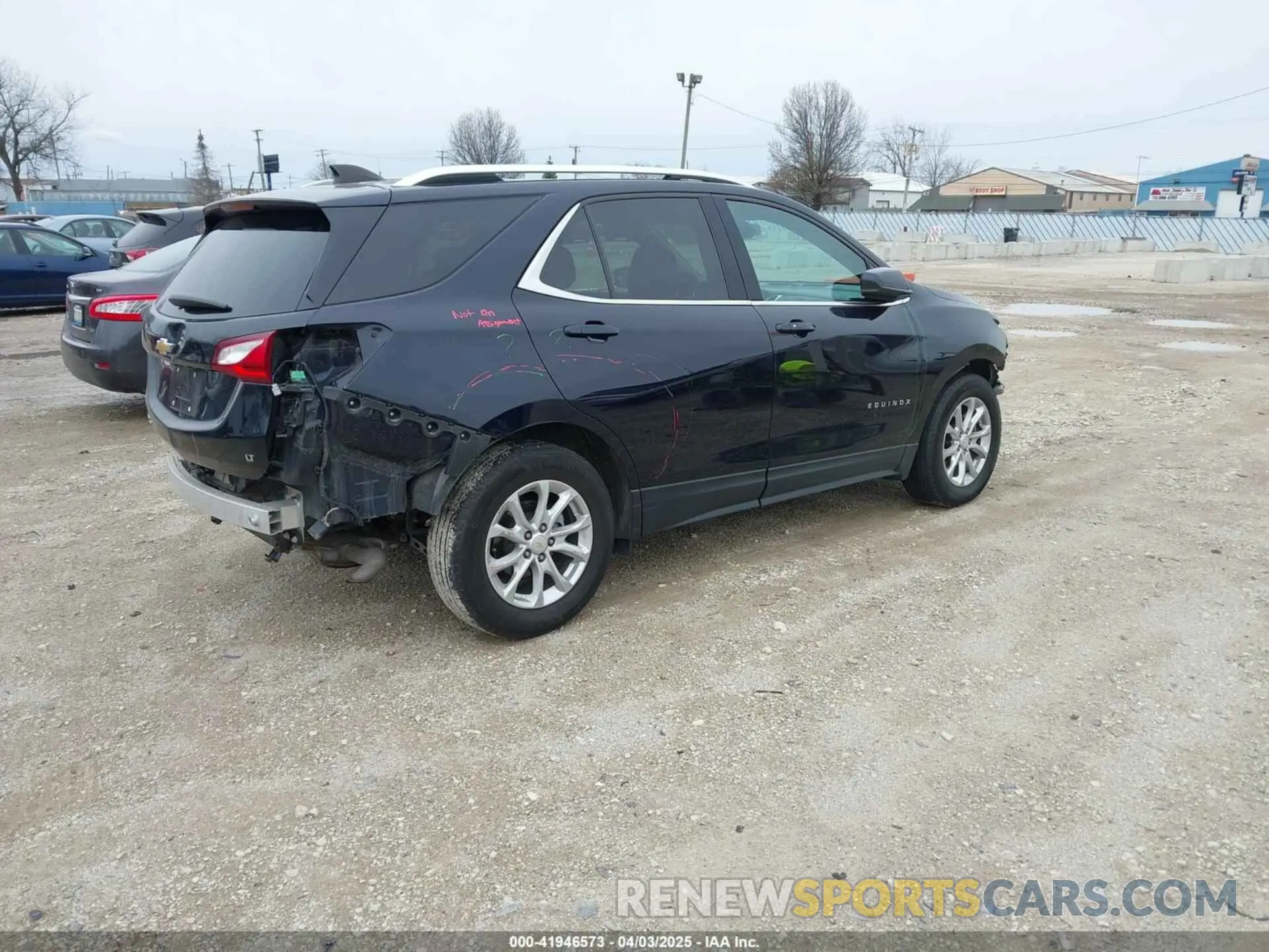 4 Photograph of a damaged car 3GNAXKEV0LS515102 CHEVROLET EQUINOX 2020