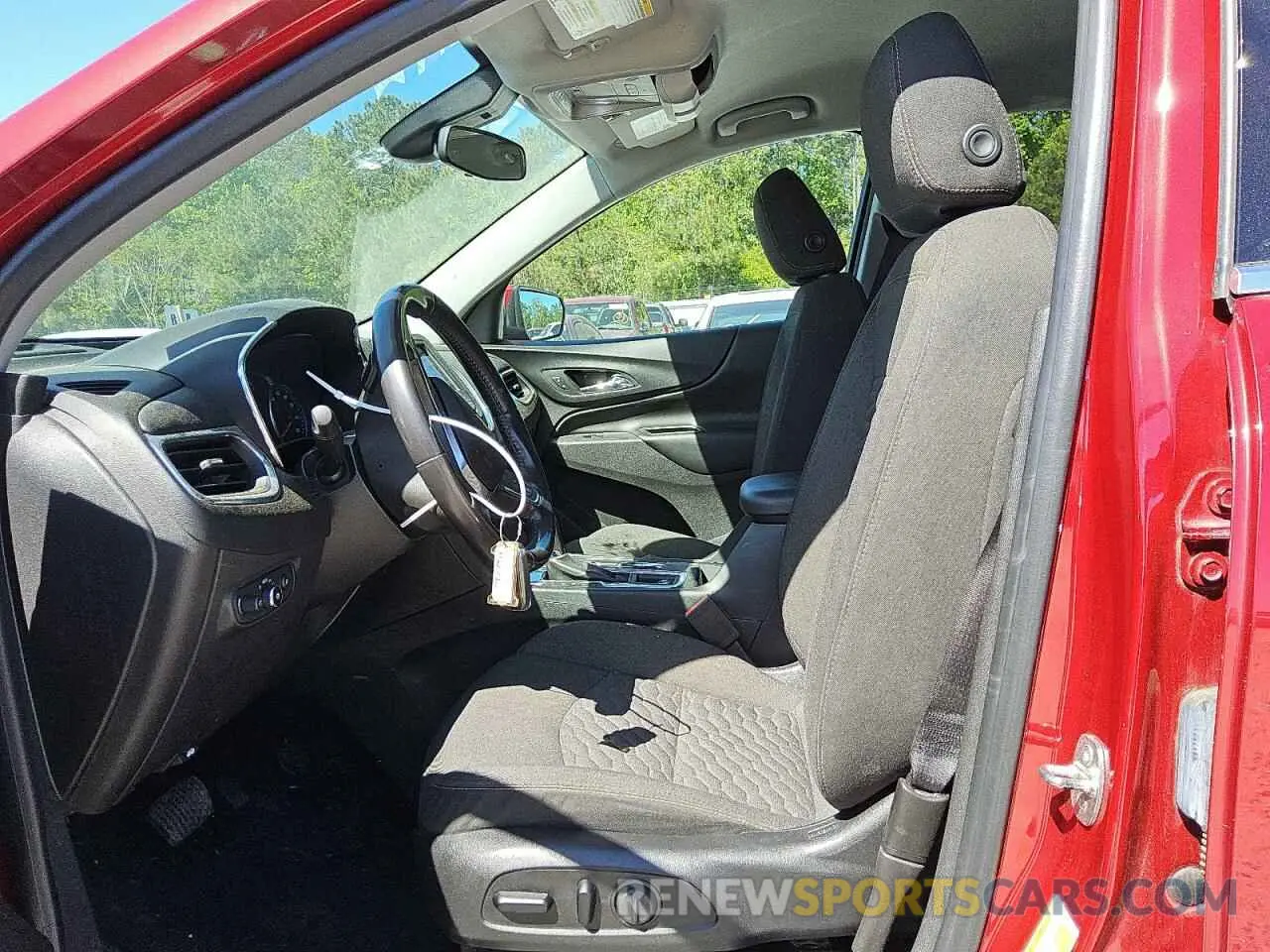 7 Photograph of a damaged car 3GNAXKEV0LS516282 CHEVROLET EQUINOX 2020