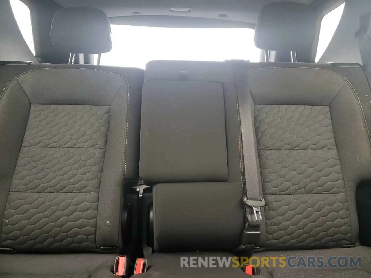 10 Photograph of a damaged car 3GNAXKEV0LS554627 CHEVROLET EQUINOX 2020