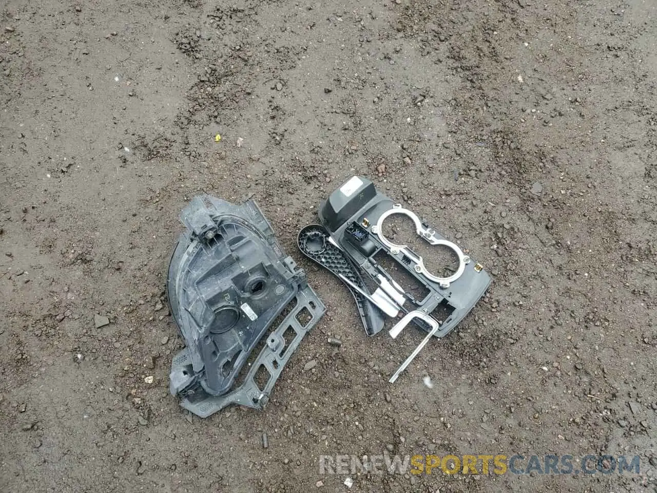 13 Photograph of a damaged car 3GNAXKEV0LS554627 CHEVROLET EQUINOX 2020