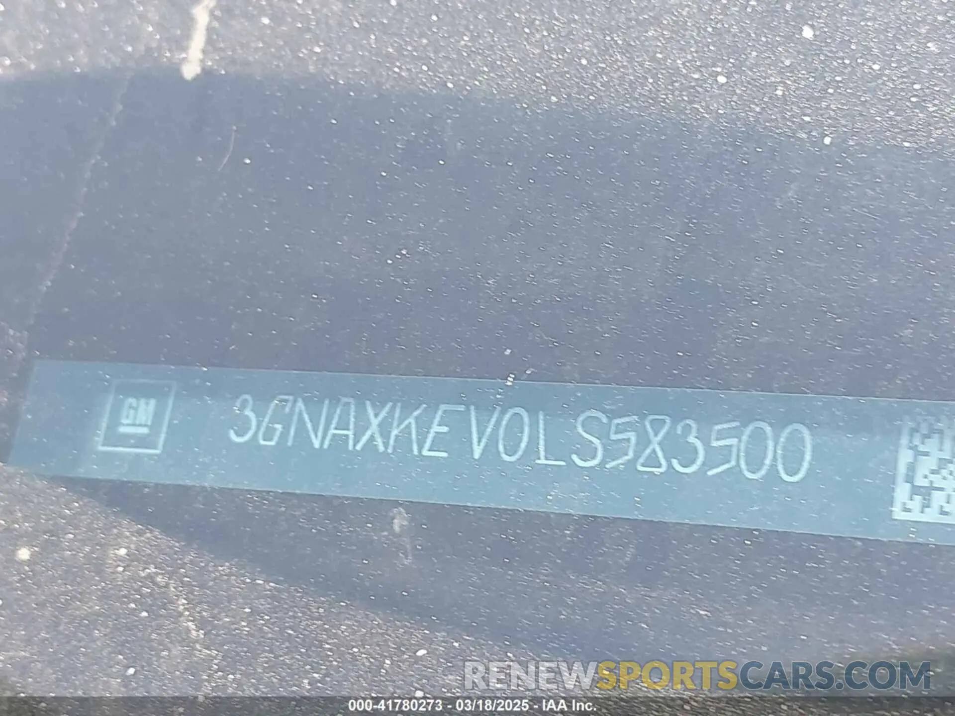 18 Photograph of a damaged car 3GNAXKEV0LS583500 CHEVROLET EQUINOX 2020