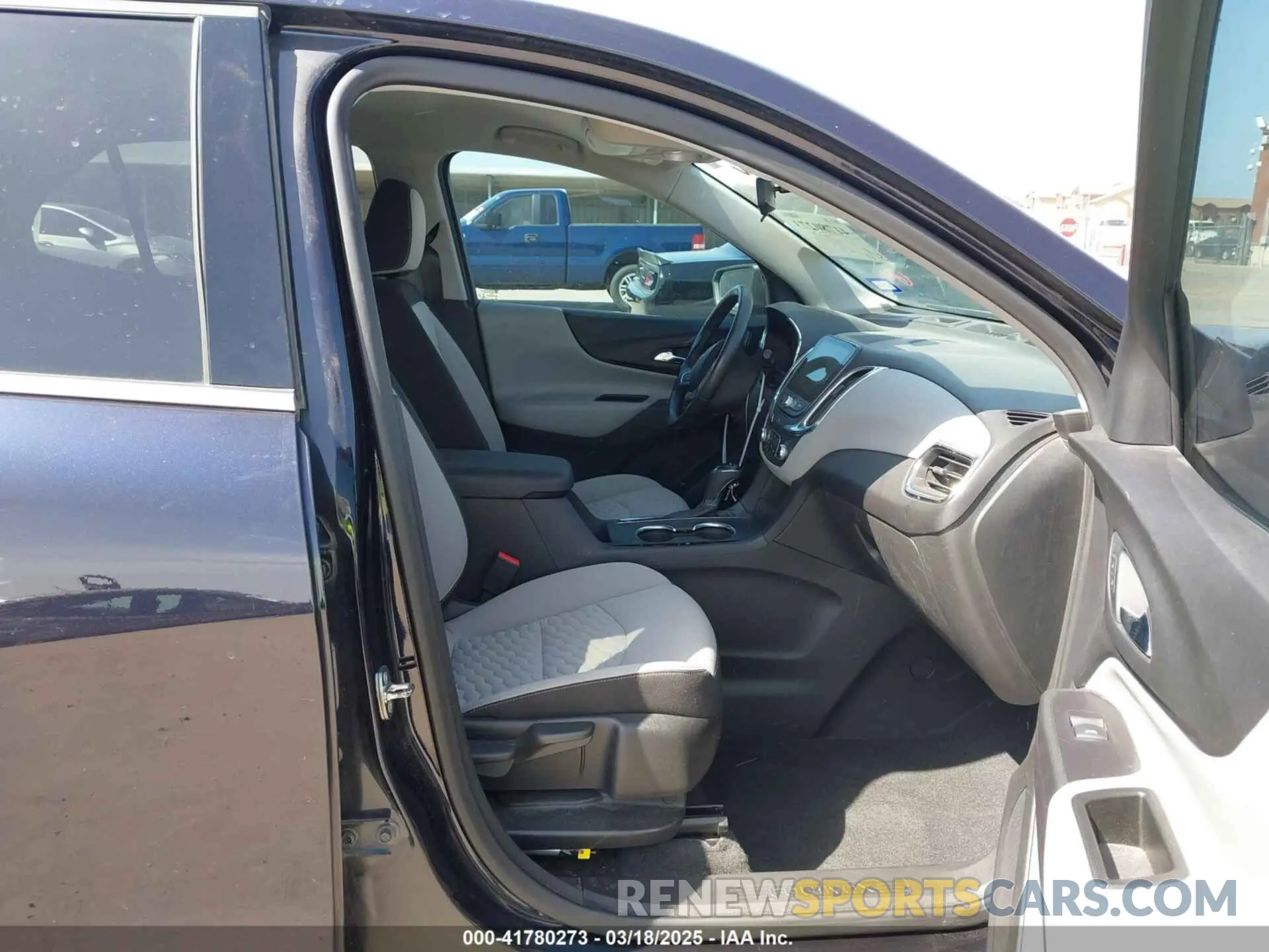5 Photograph of a damaged car 3GNAXKEV0LS583500 CHEVROLET EQUINOX 2020