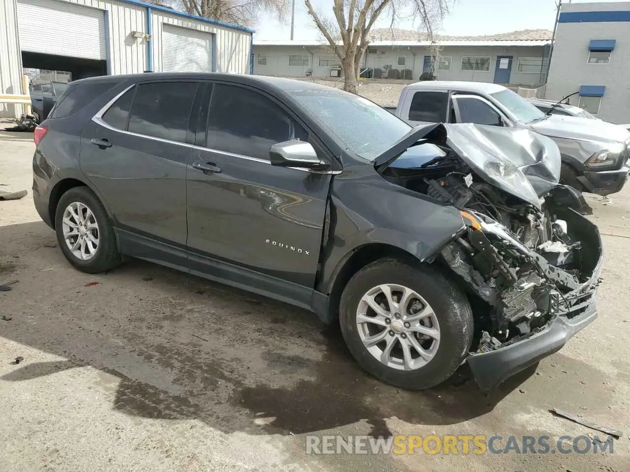 4 Photograph of a damaged car 3GNAXKEV0LS583867 CHEVROLET EQUINOX 2020