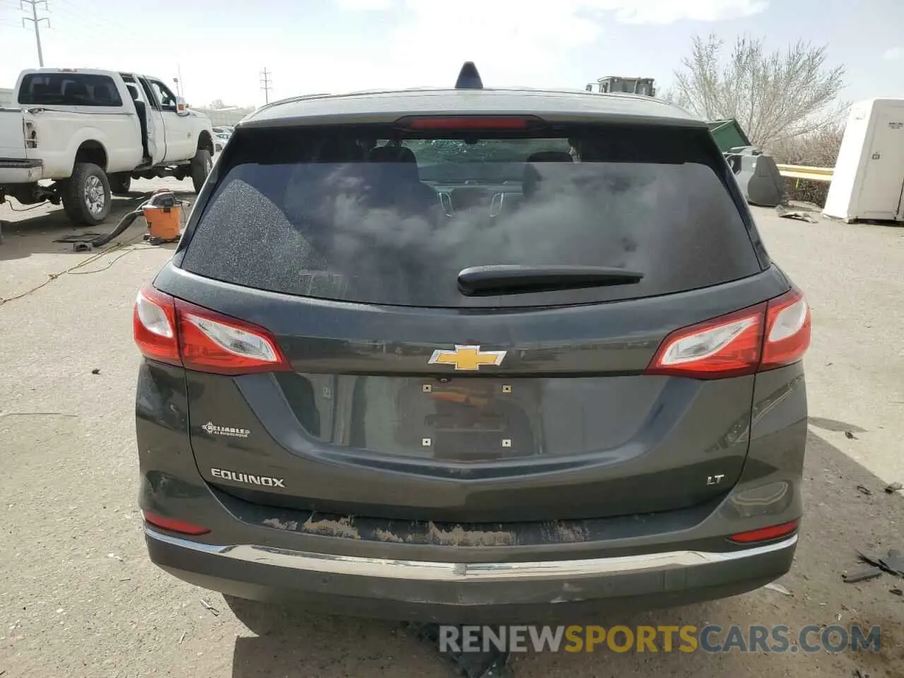 6 Photograph of a damaged car 3GNAXKEV0LS583867 CHEVROLET EQUINOX 2020