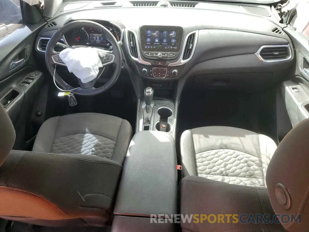 8 Photograph of a damaged car 3GNAXKEV0LS583867 CHEVROLET EQUINOX 2020