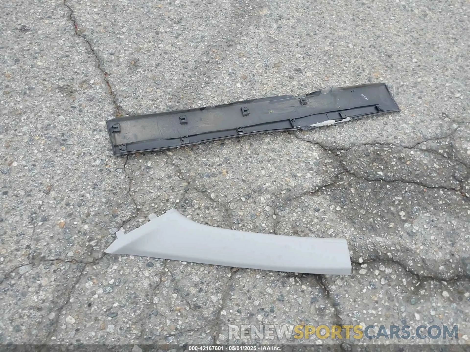 12 Photograph of a damaged car 3GNAXKEV0LS602546 CHEVROLET EQUINOX 2020