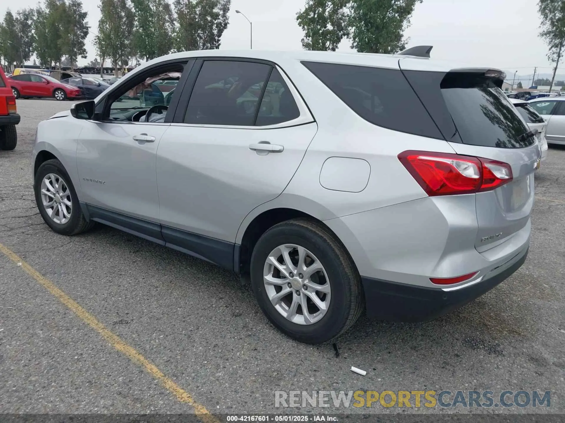 3 Photograph of a damaged car 3GNAXKEV0LS602546 CHEVROLET EQUINOX 2020