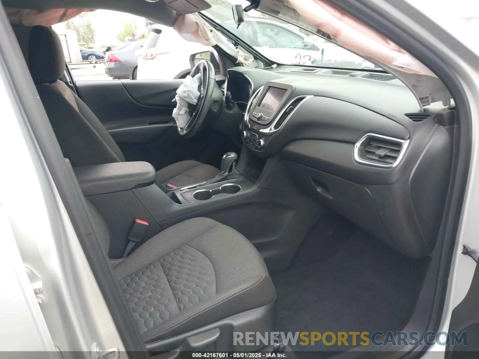 5 Photograph of a damaged car 3GNAXKEV0LS602546 CHEVROLET EQUINOX 2020