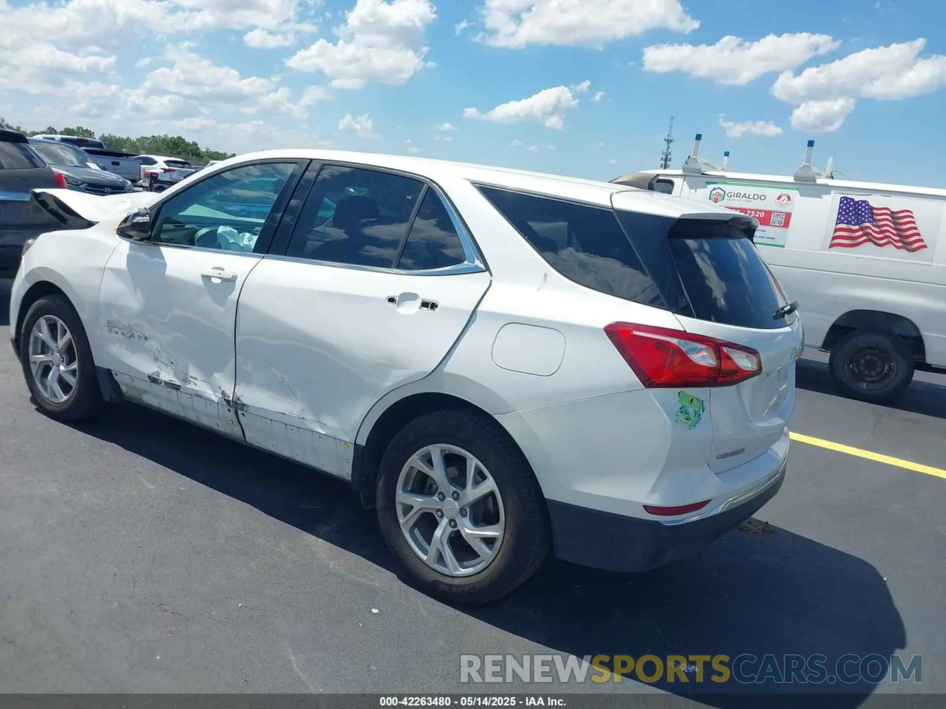 3 Photograph of a damaged car 3GNAXKEV0LS650936 CHEVROLET EQUINOX 2020