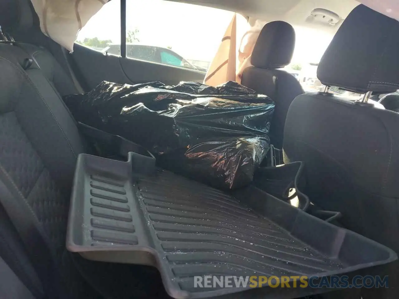 11 Photograph of a damaged car 3GNAXKEV0LS731032 CHEVROLET EQUINOX 2020