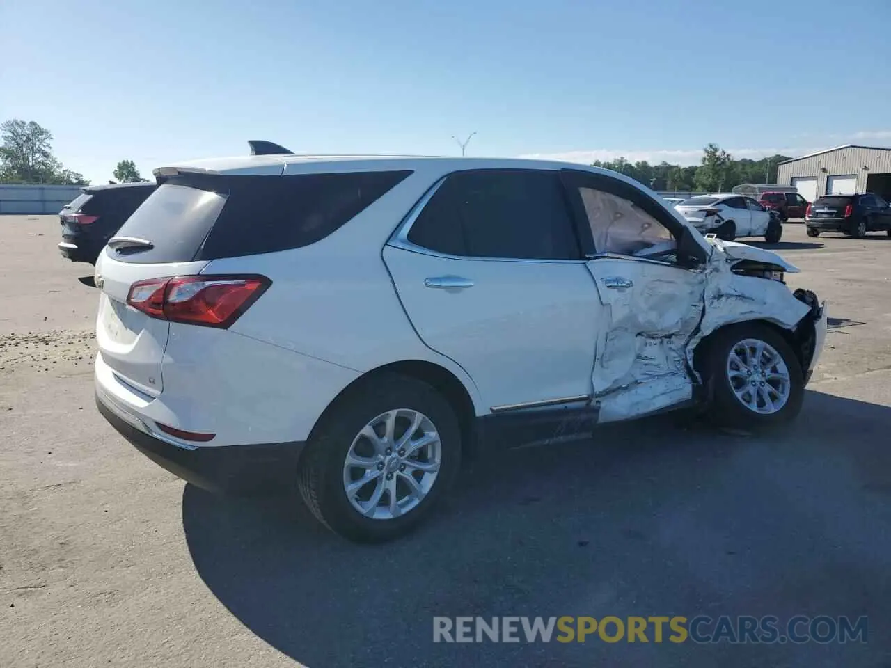 3 Photograph of a damaged car 3GNAXKEV0LS731032 CHEVROLET EQUINOX 2020