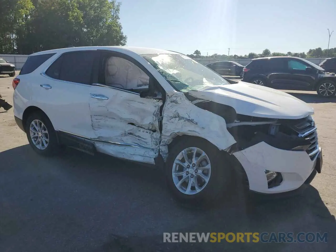 4 Photograph of a damaged car 3GNAXKEV0LS731032 CHEVROLET EQUINOX 2020
