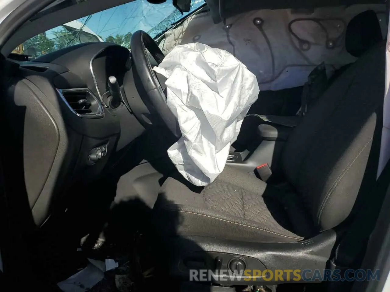 7 Photograph of a damaged car 3GNAXKEV0LS731032 CHEVROLET EQUINOX 2020