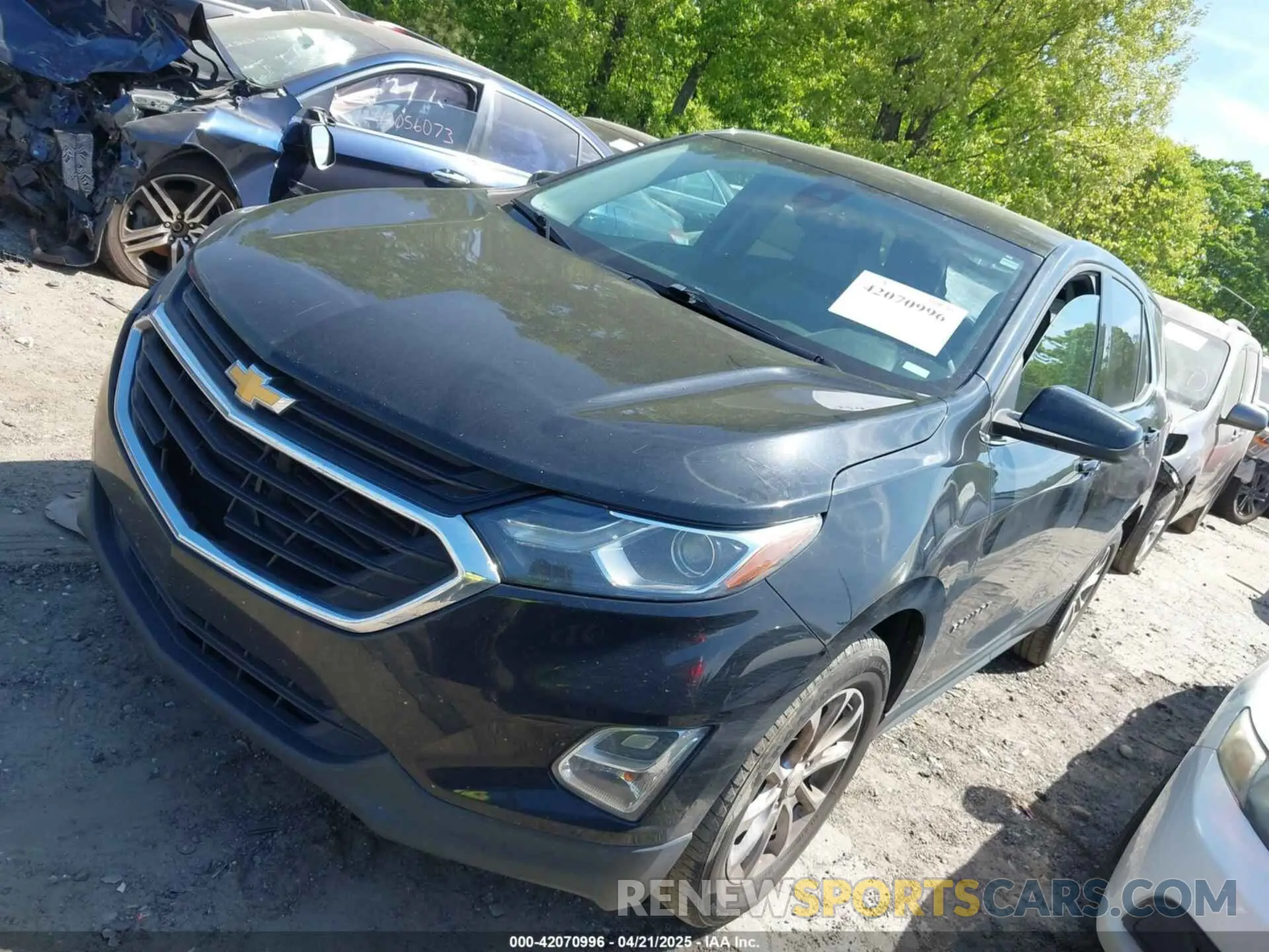 2 Photograph of a damaged car 3GNAXKEV1LL112949 CHEVROLET EQUINOX 2020