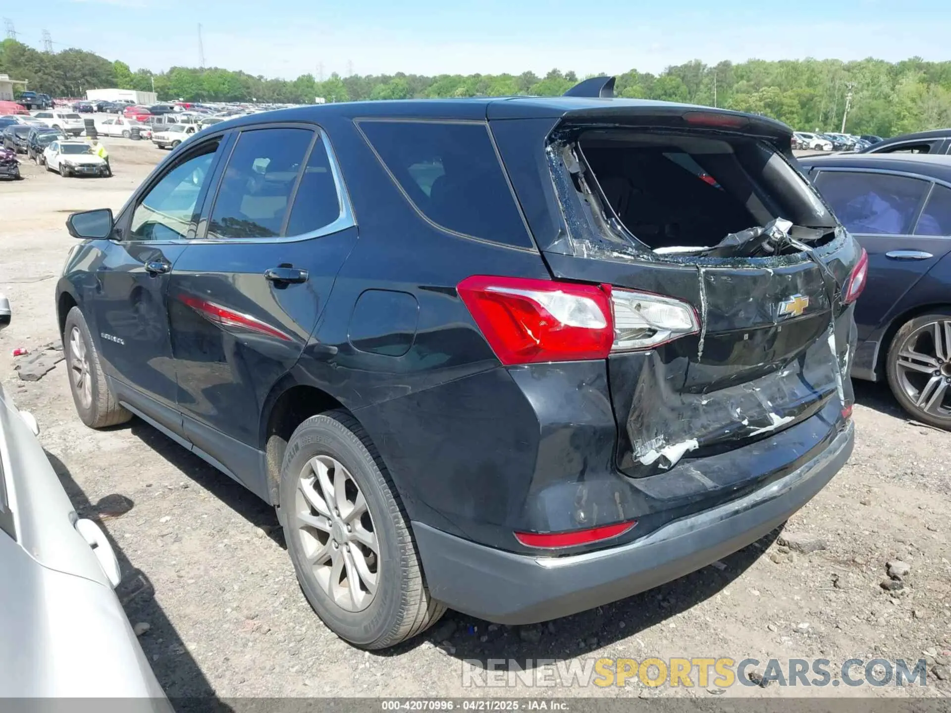 3 Photograph of a damaged car 3GNAXKEV1LL112949 CHEVROLET EQUINOX 2020