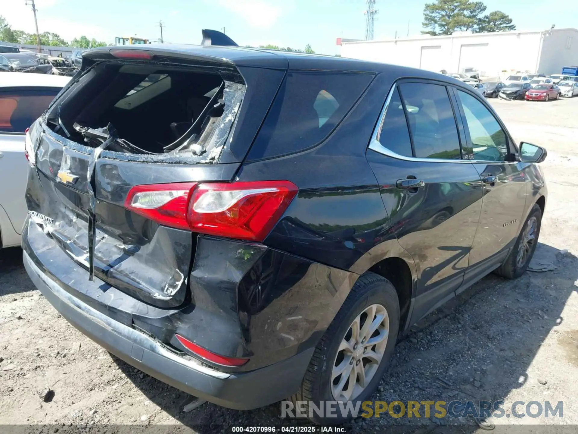 4 Photograph of a damaged car 3GNAXKEV1LL112949 CHEVROLET EQUINOX 2020