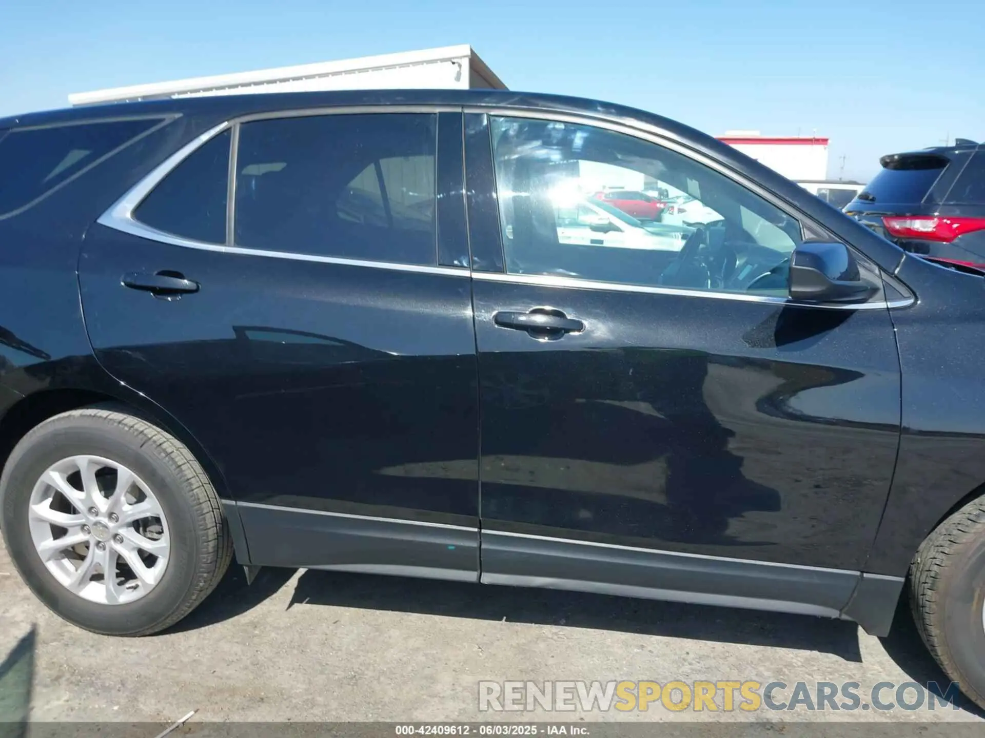 13 Photograph of a damaged car 3GNAXKEV1LL194438 CHEVROLET EQUINOX 2020