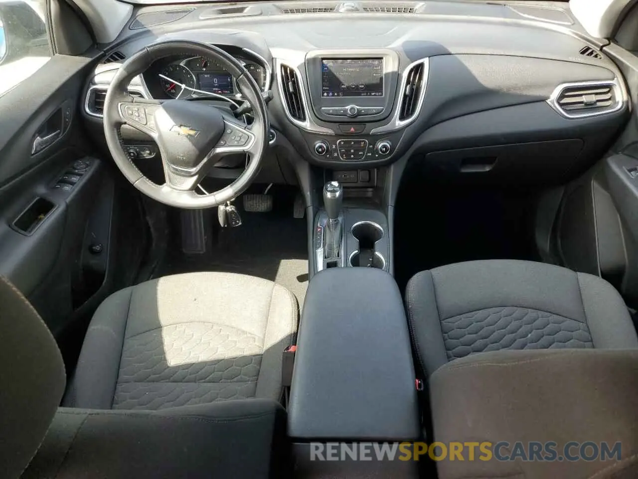 8 Photograph of a damaged car 3GNAXKEV1LL195475 CHEVROLET EQUINOX 2020