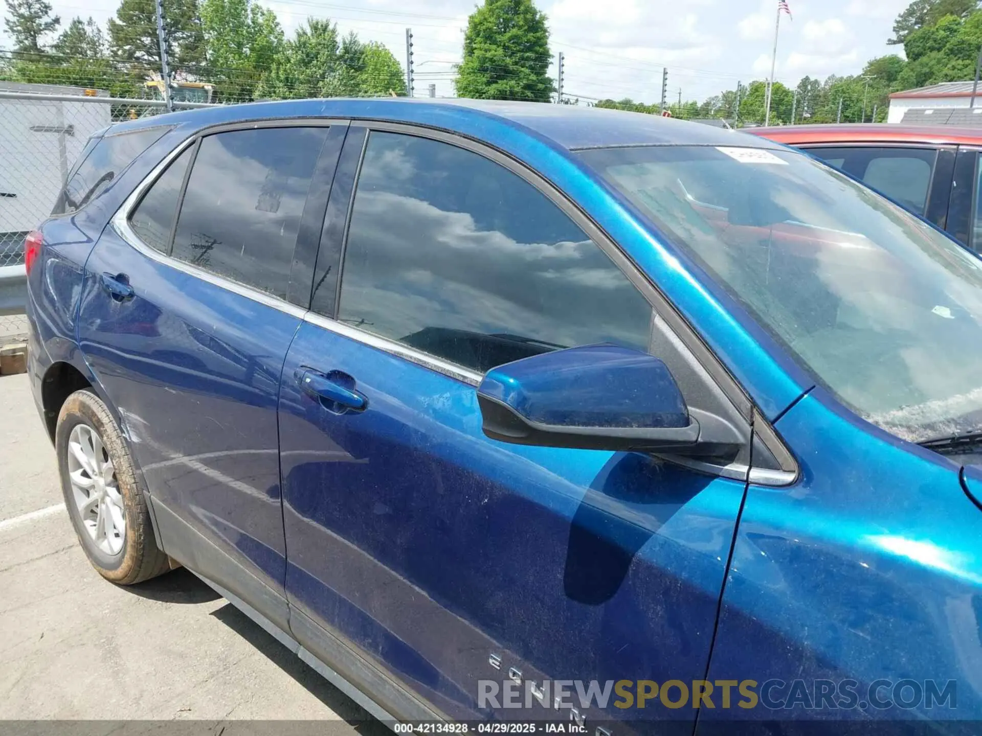 13 Photograph of a damaged car 3GNAXKEV1LL277674 CHEVROLET EQUINOX 2020
