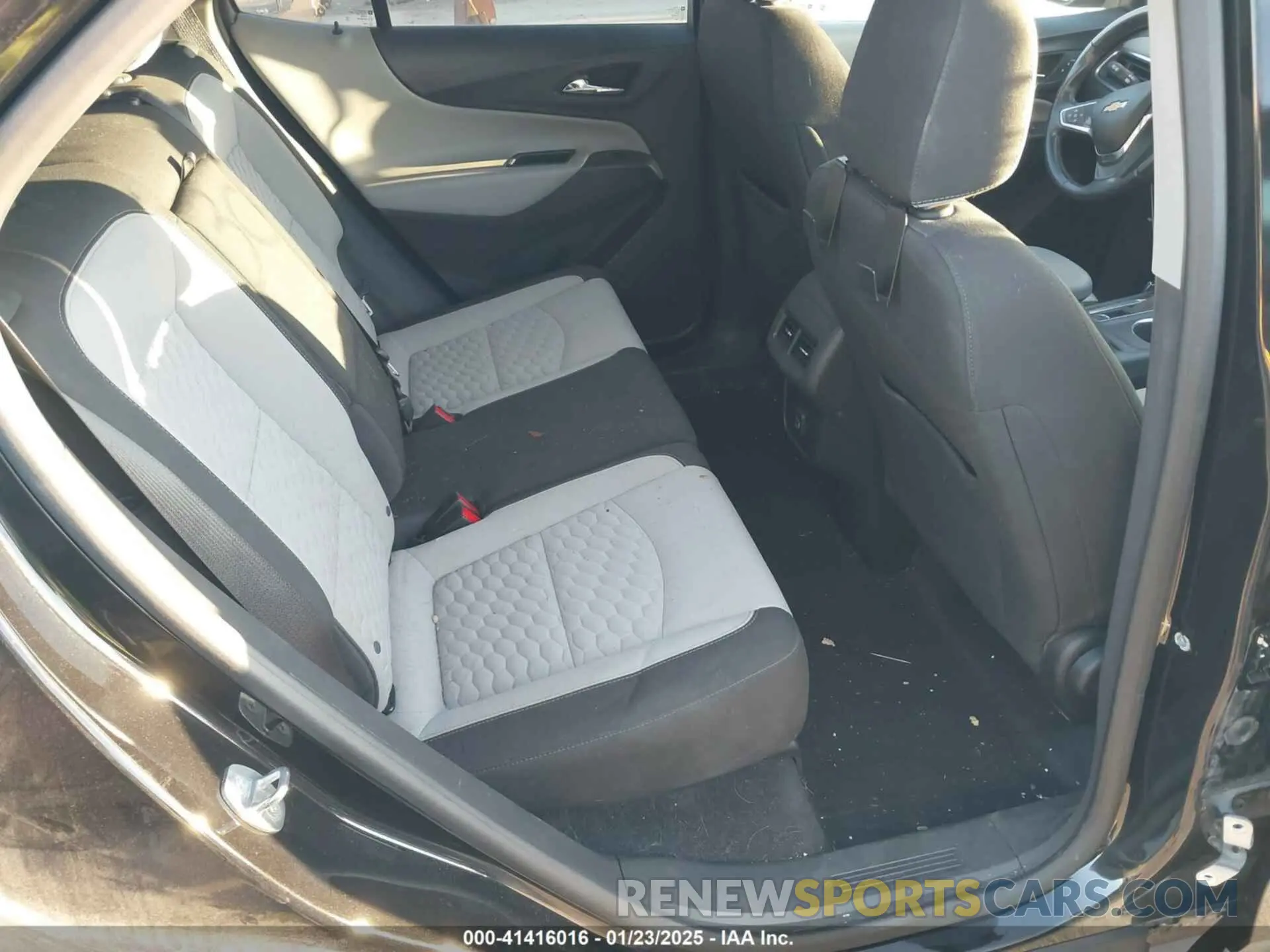 8 Photograph of a damaged car 3GNAXKEV1LL290926 CHEVROLET EQUINOX 2020