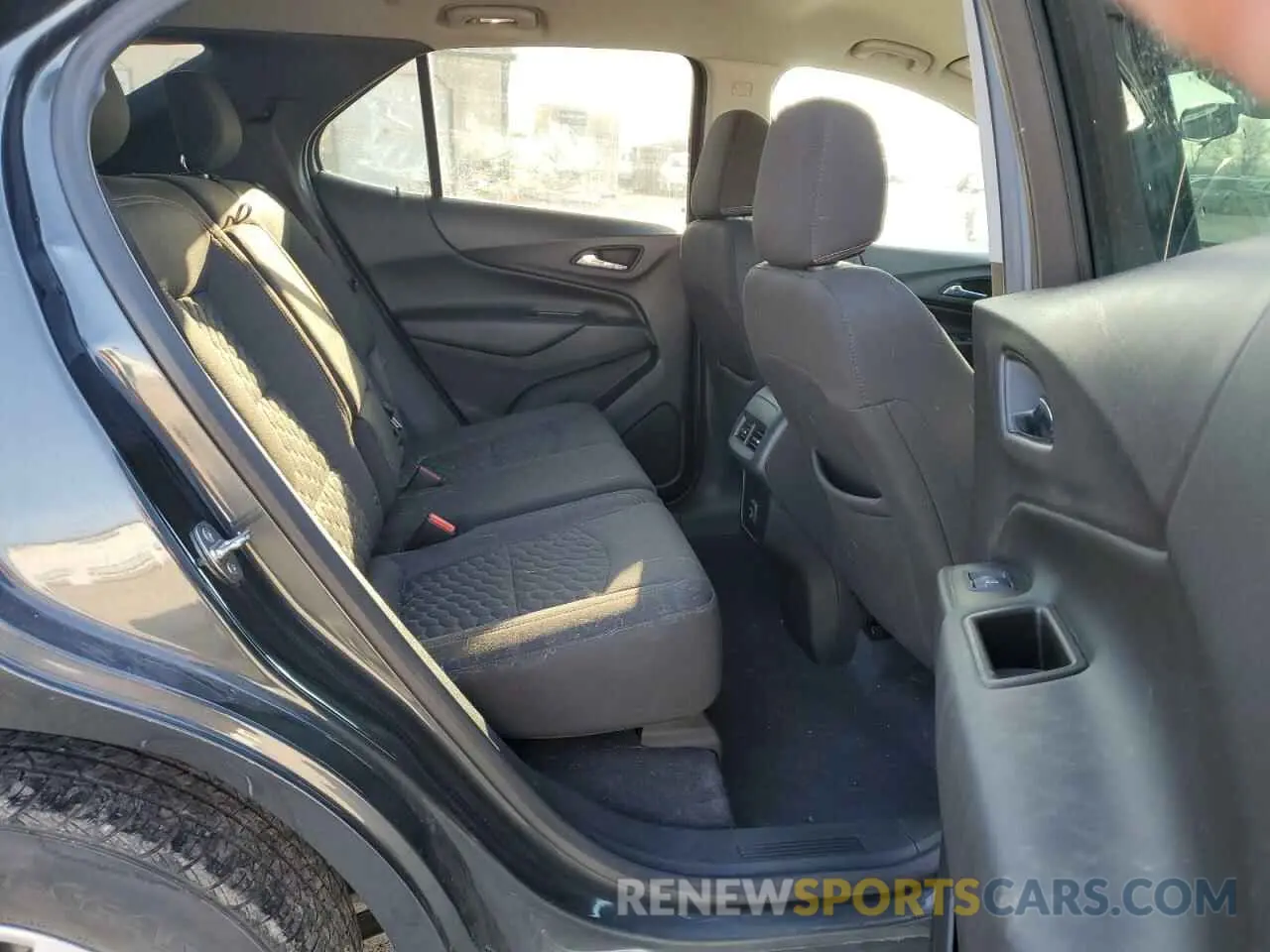 10 Photograph of a damaged car 3GNAXKEV1LS508191 CHEVROLET EQUINOX 2020